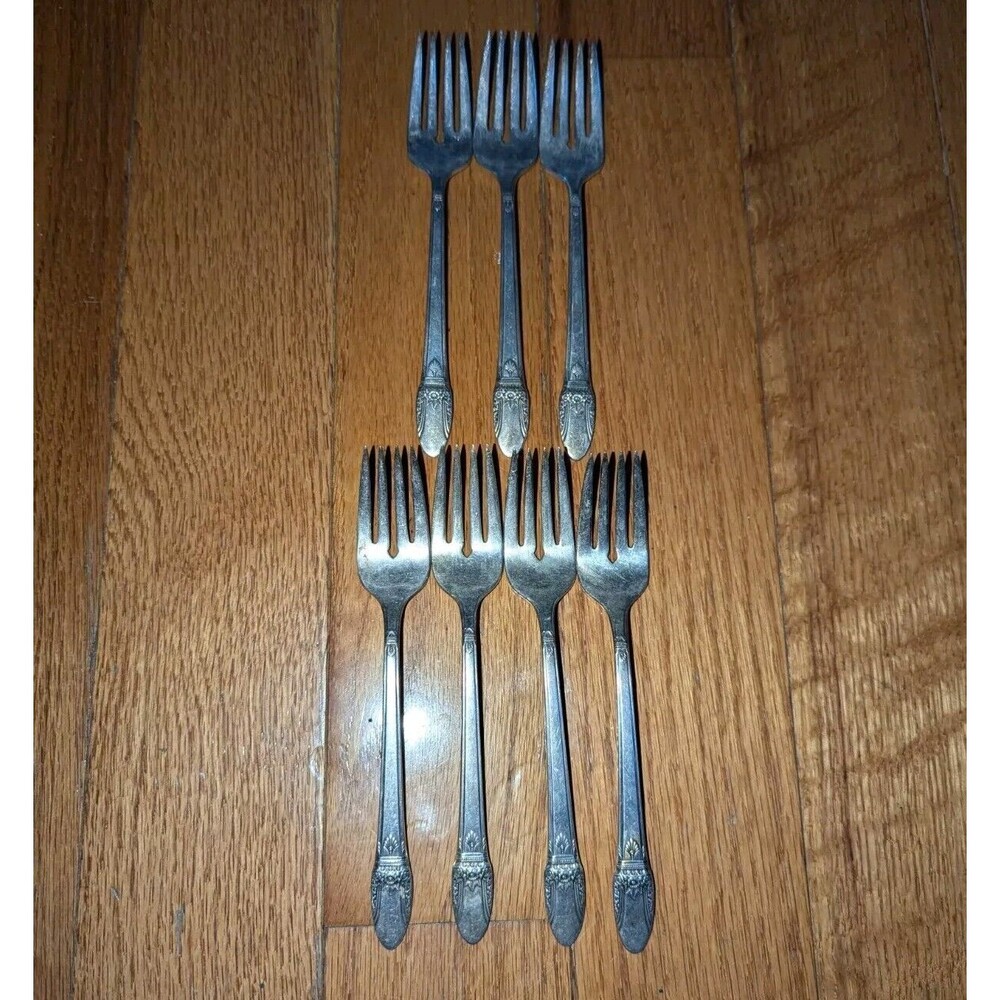 Vintage 1847 Rogers Bros IS Silverplate 7" Salad Fork C.‎ 1937 First Love